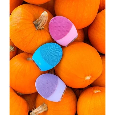 FOREO Luna 3 Facial Cleansing Massager Device Combination Skin - Image 3